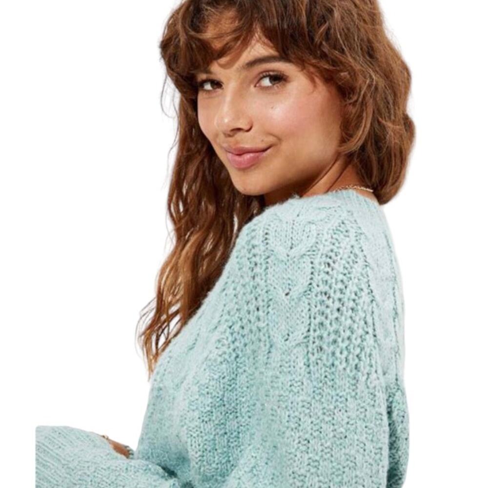 American Eagle Size Medium Pullover Sweater-Cable Knit Yoke-Sea Foam Blue